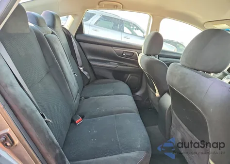 2015 Nissan Altima 2.5 z USA, uszkodzony, nr VIN 1N4AL3AP6FN388054